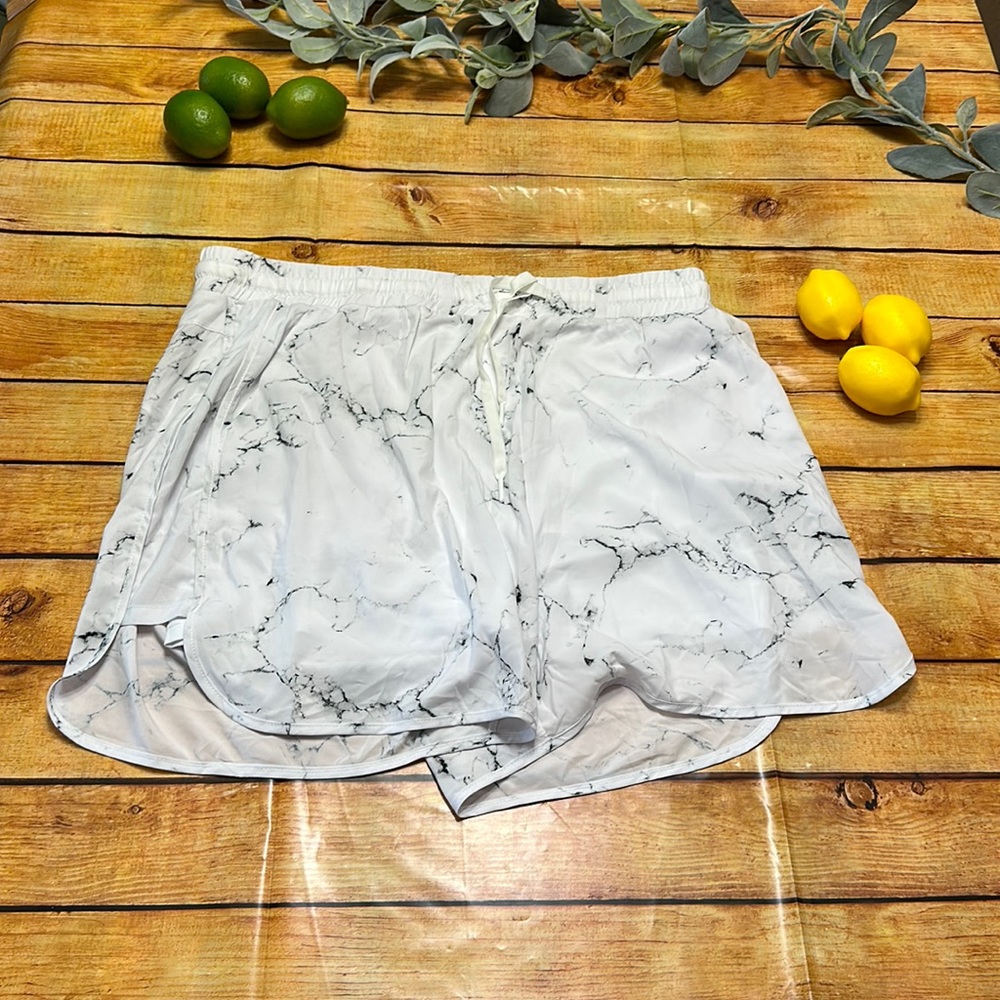 Buffbunny marble flow shorts white xl